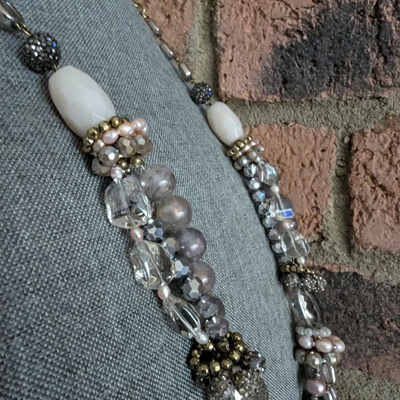 New! Glamorous Multi-strand Faux Pearl Beaded Statement Necklace - Picture 5 of 6